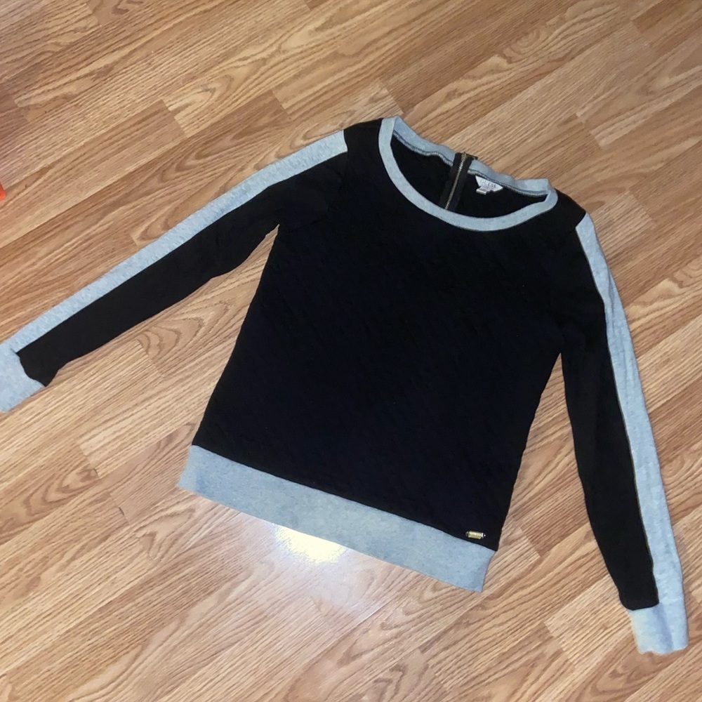 GUESS sweater ❤️